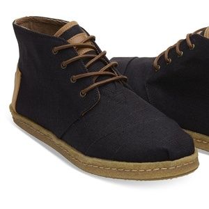 TOMS lace up mens canvas chukka boots